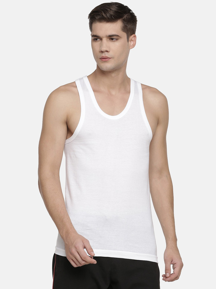 Macroman vest store