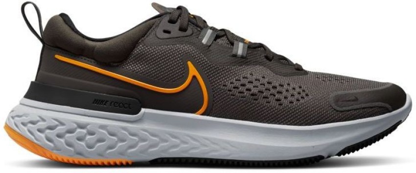 nike shoes under 2500 rupees