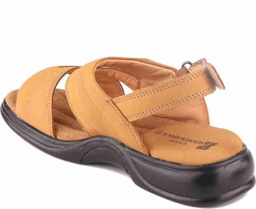 Red chief clearance sandals flipkart