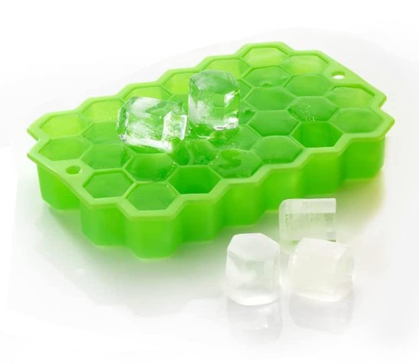 https://rukminim2.flixcart.com/image/850/1000/l2f20sw0/ice-cube-tray/d/8/s/32-silicone-honeycomb-shape-32-cavity-ice-cube-tray-star-icon-original-imagdrdmawykerds.jpeg?q=90