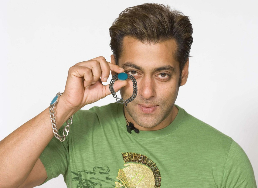 Salman khan bracelet hand deals
