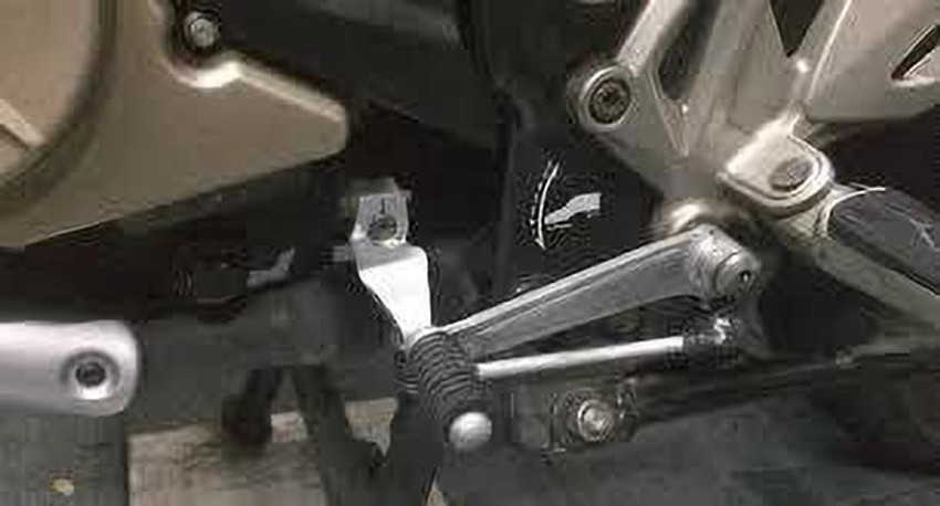 Pulsar 220 gear shop lever price