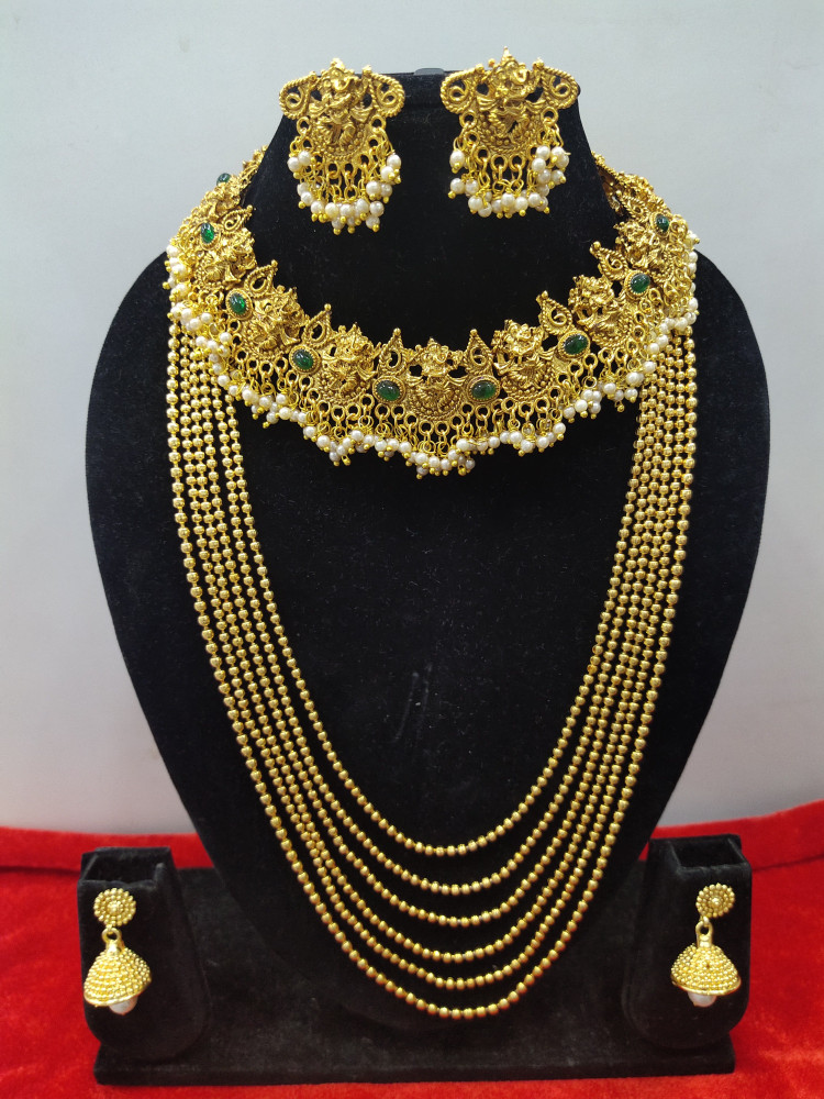 X and cheap o necklace set