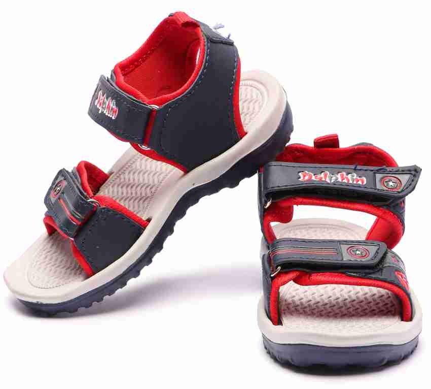 10c discount boy sandals