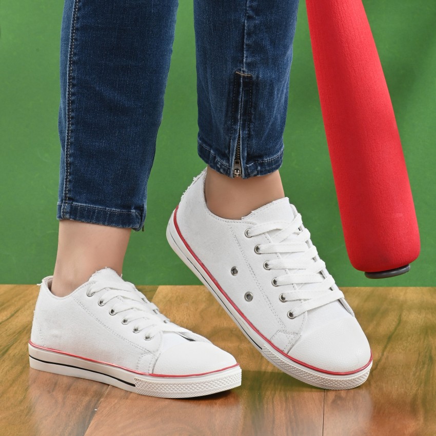 Canvas shoes in white on sale colour