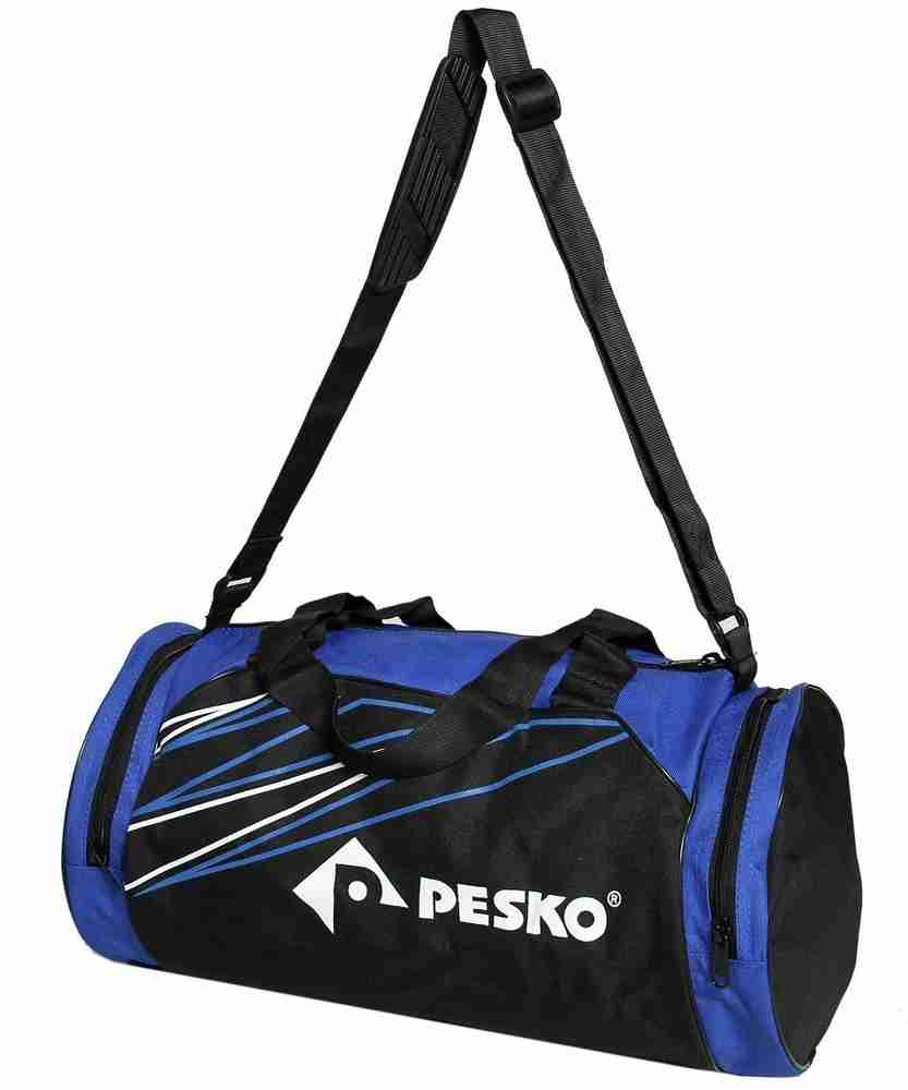 Gym bag with side sales pockets