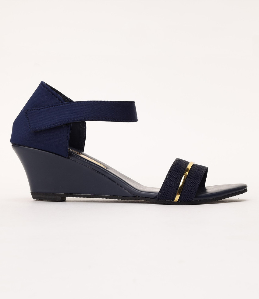 Half heel top sandals