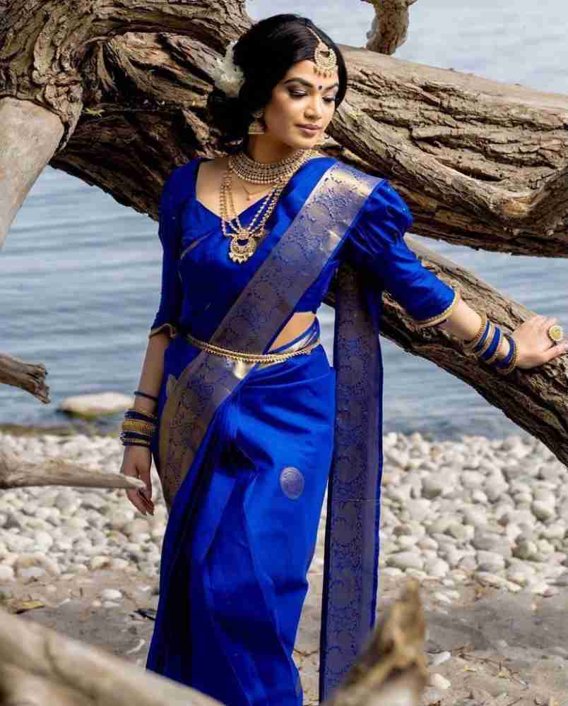 Matching jewellery for hot sale blue saree