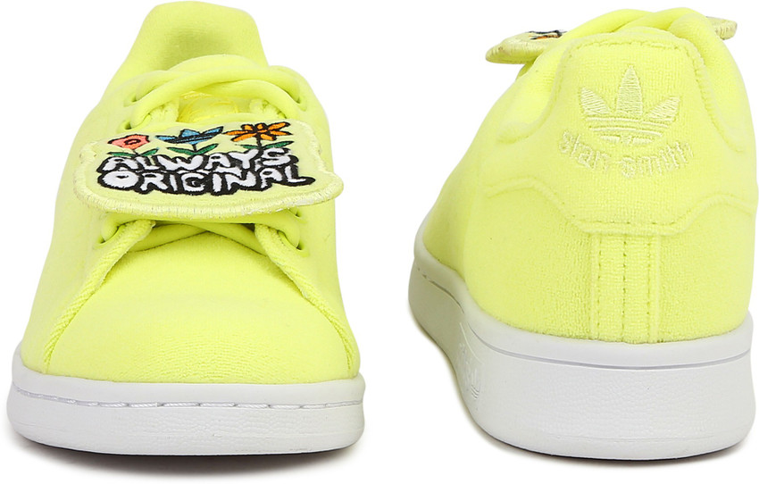 Originals stan shop smith womens yellow