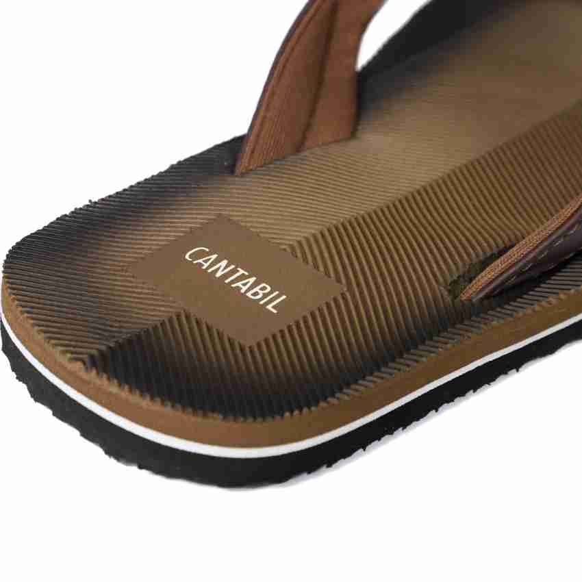 Trendy mens outlet flip flops