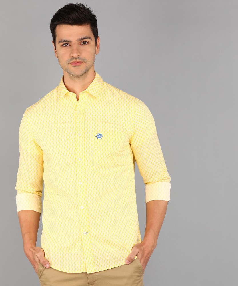 H and 2025 m yellow shirt