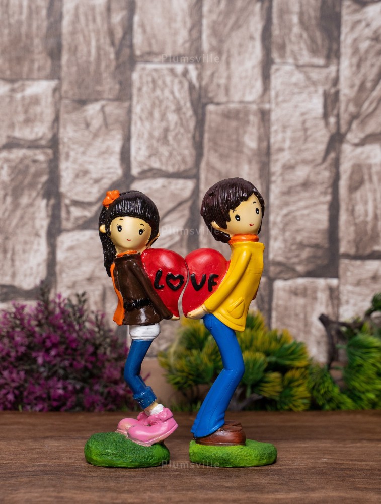 PLUMSVILLE Love Couple Showpiece Statue Gift / Valentine Gift for