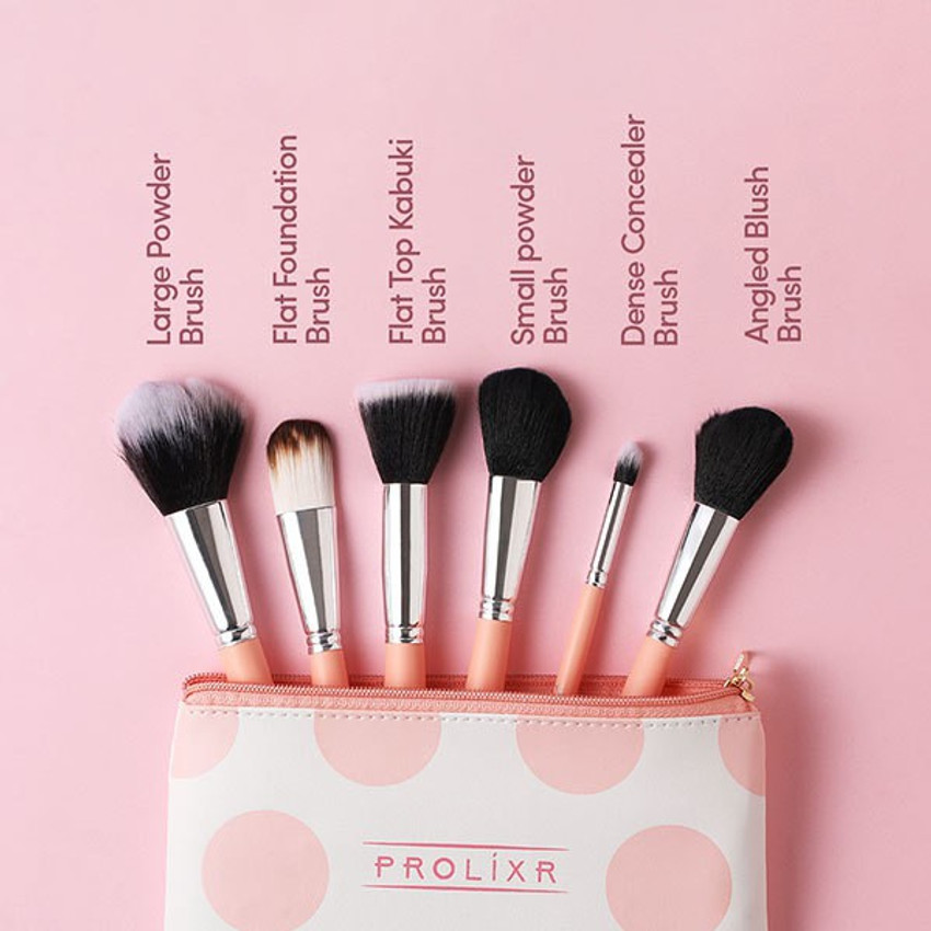 Face outlet makeup brushes