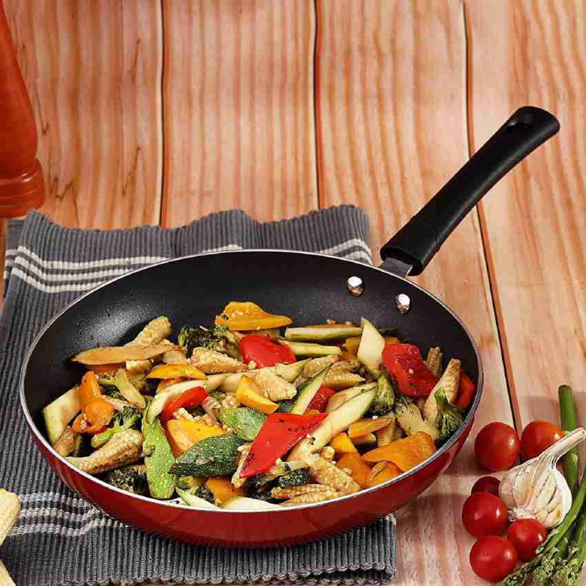 Non-Stick Stir Fry Pan With Lid - 24cm