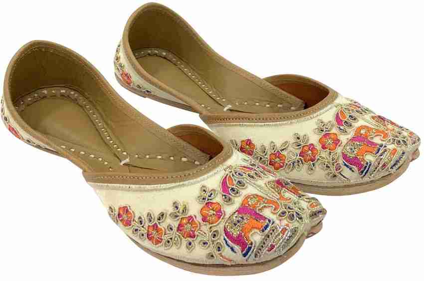 Mojari on flipkart on sale