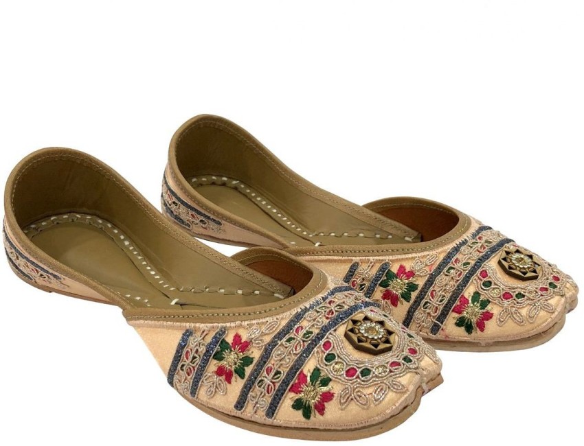Share 153+ traditional indian sandals - vietkidsiq.edu.vn