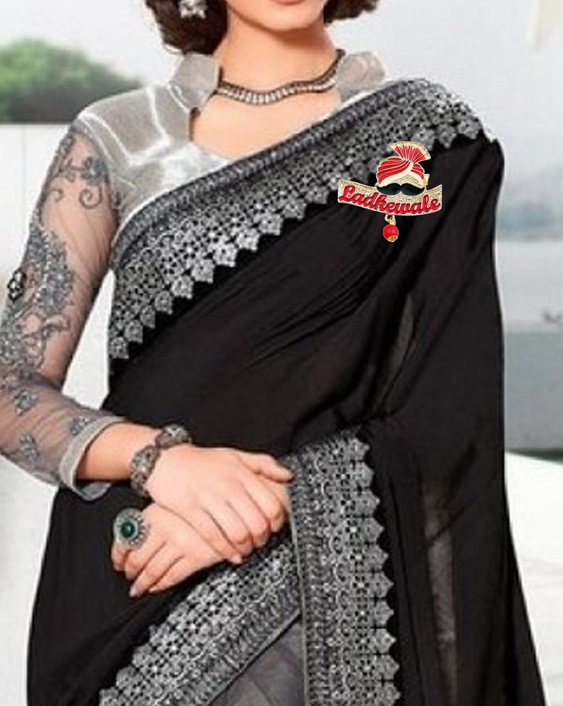 Brooch wali saree online