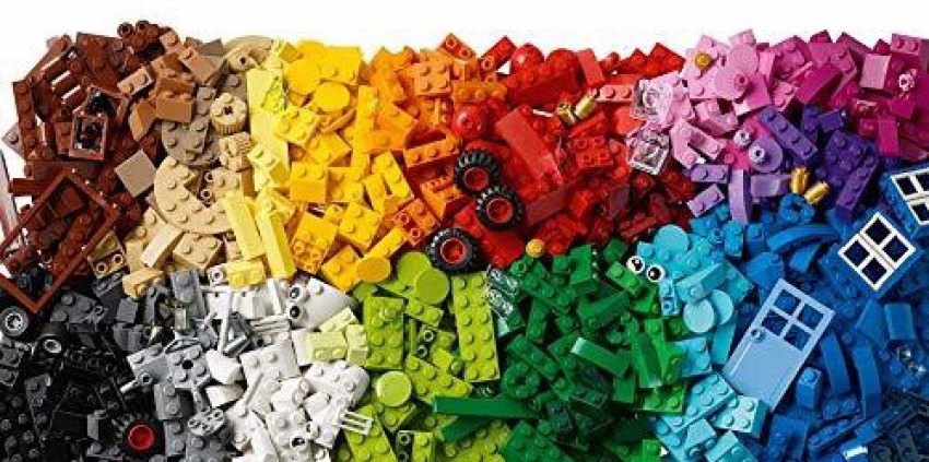 Classic lego cheap 900 piece set