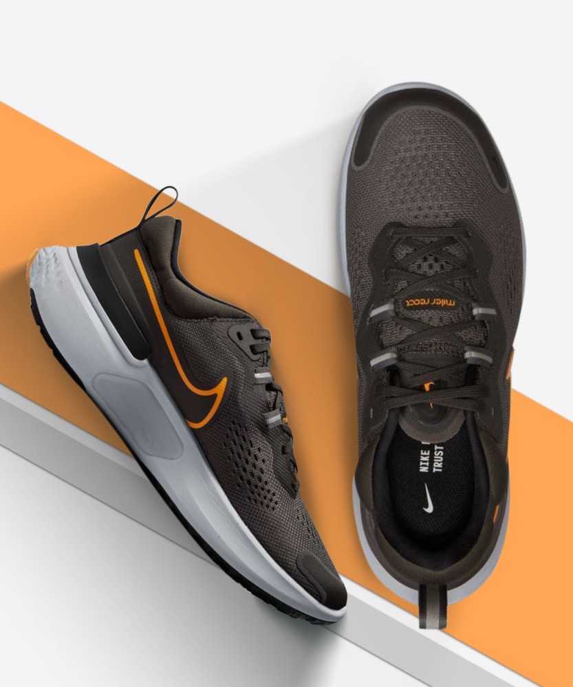 Nike react clearance mens running shoes