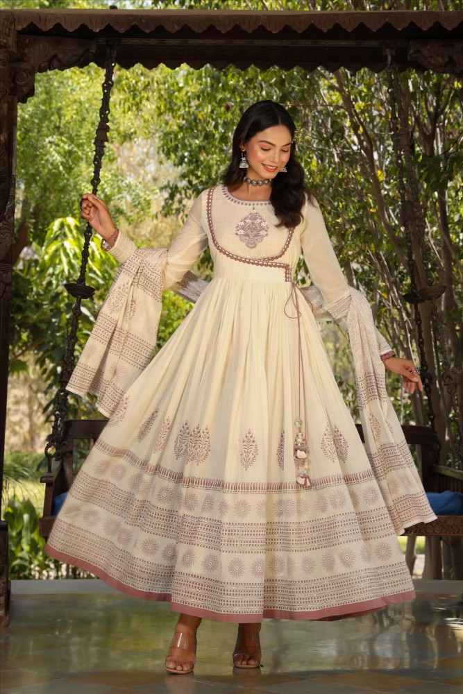 White anarkali dress outlet for kathak