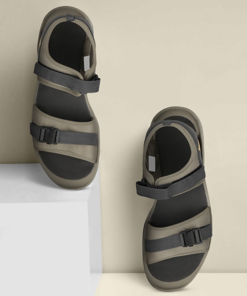 Adidas sandal outlet flipkart