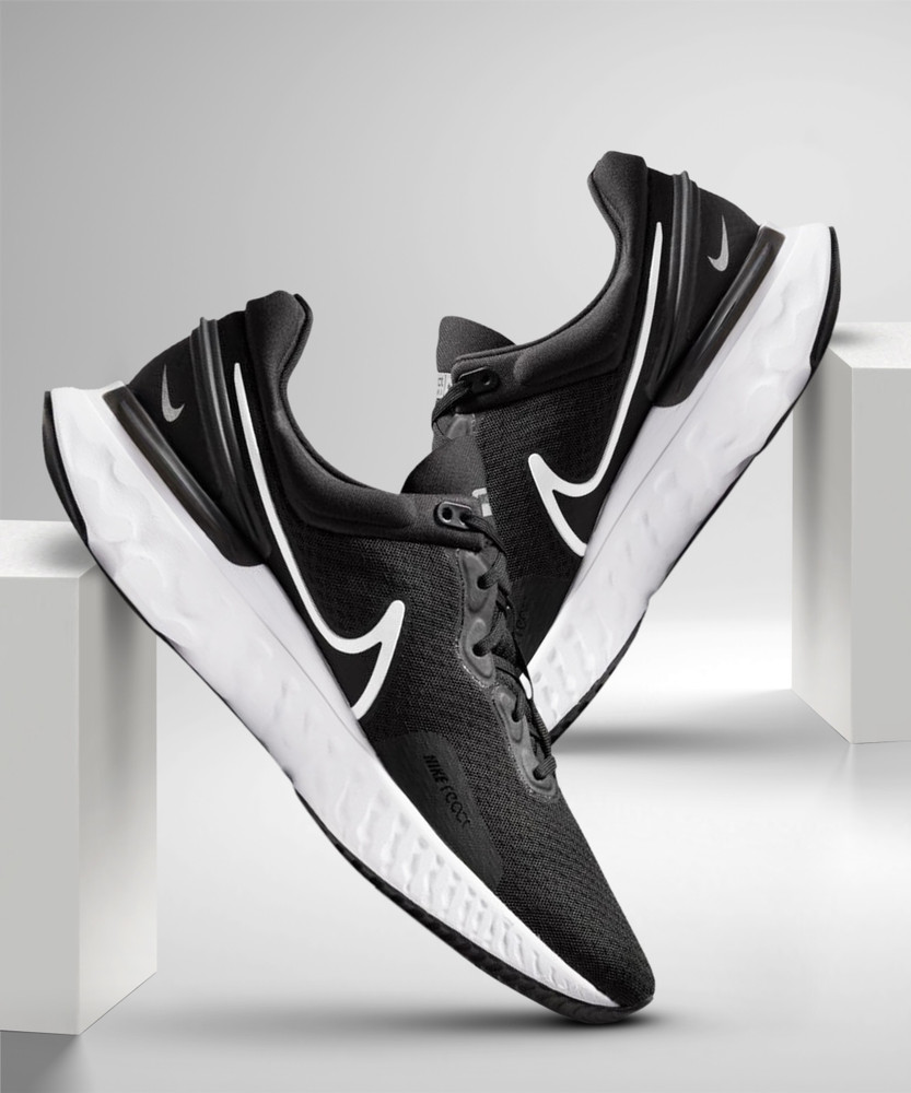 Nike sports outlet shoes flipkart
