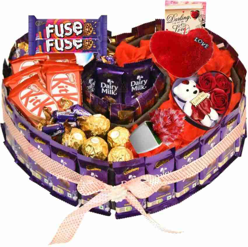 Via del Corso Delicious Square Shape Dairy Milk Chocolate Bouquet with  Toffees Paper Gift Box Price in India - Buy Via del Corso Delicious Square  Shape Dairy Milk Chocolate Bouquet with Toffees