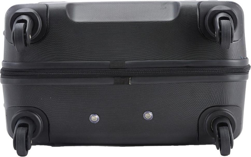 Tommy hilfiger bags hotsell marshalls