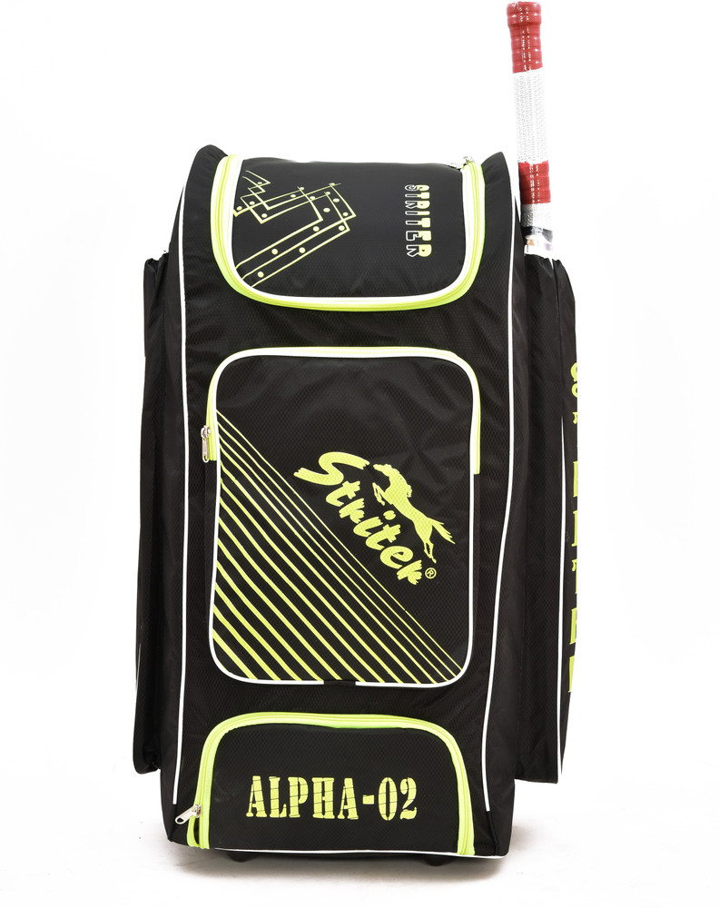Football kit hotsell bag flipkart