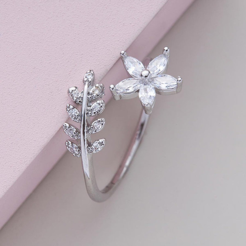 Silver flower ring with new arrivals diamond