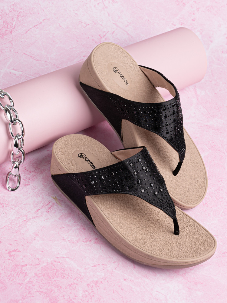 Ladies lightweight chappal top