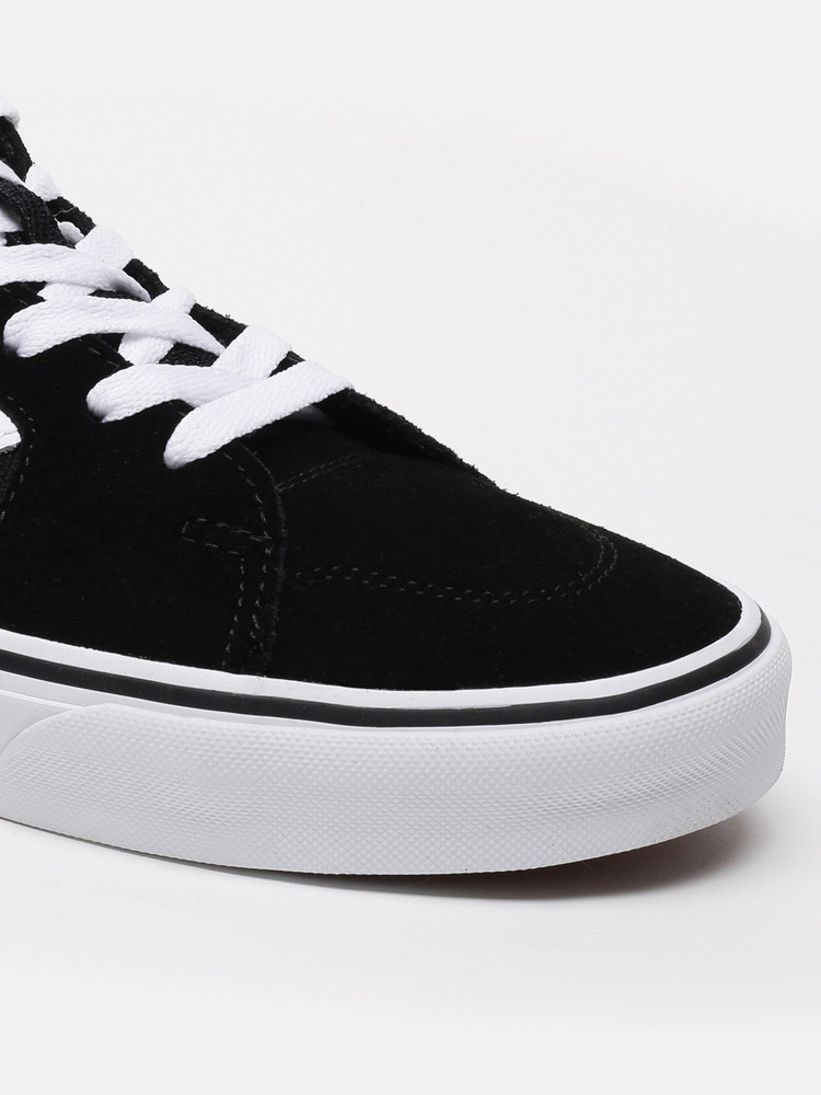 Vans canvas shoes for men 2025
