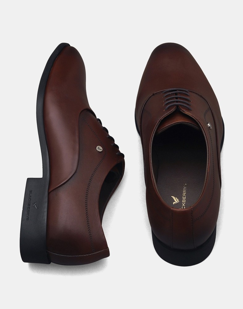 Une paire de chaussures pour homme 100% cuir, modèle Oxford, Patent ou  Gibson à 49,99€ (74% de réduction)