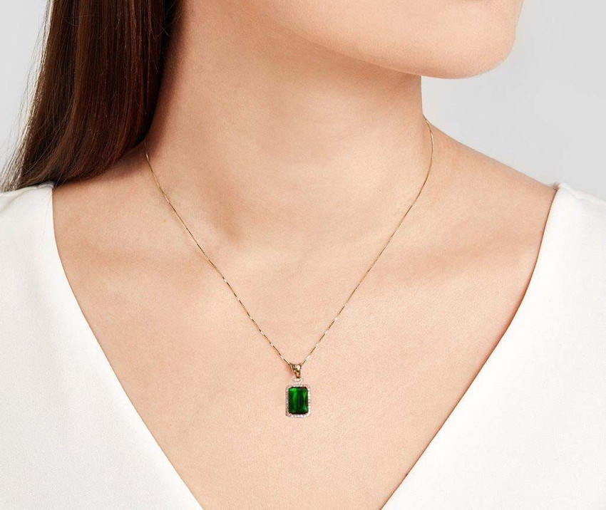 Green online stone pendant