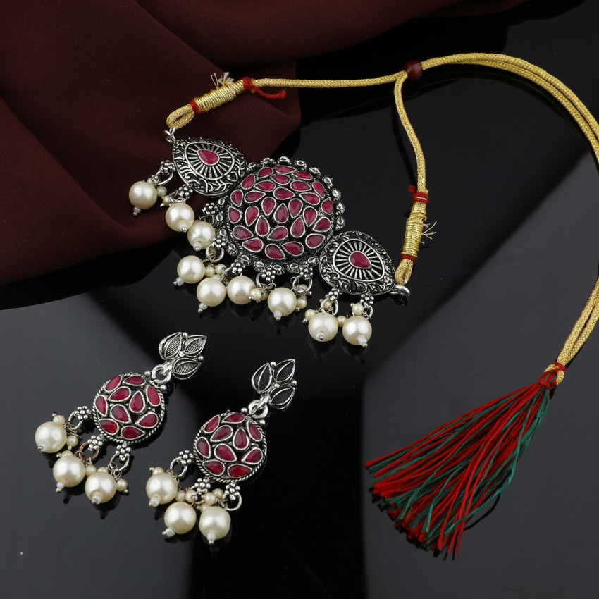 Silver choker necklace hotsell traditional