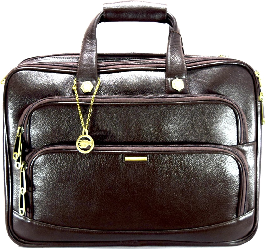 Businessmen ditch briefcases, take the softer option of backpack or messenger  bag - The Economic Times