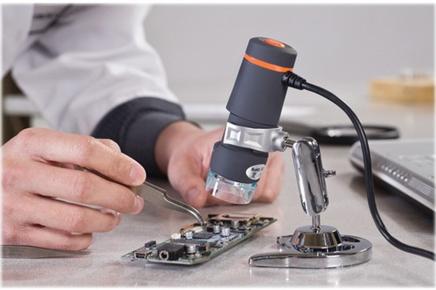 Celestron 2025 handheld microscope