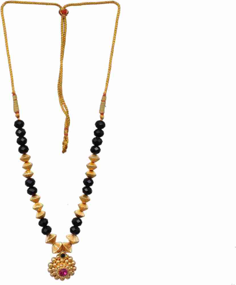 Crystal store mani necklace