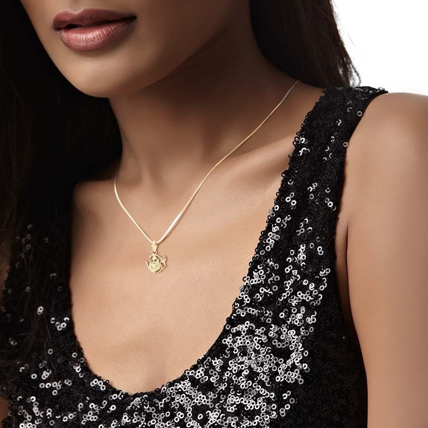 Caratlane gold pendants outlet