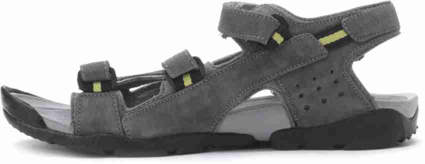 Quechua chappals best sale