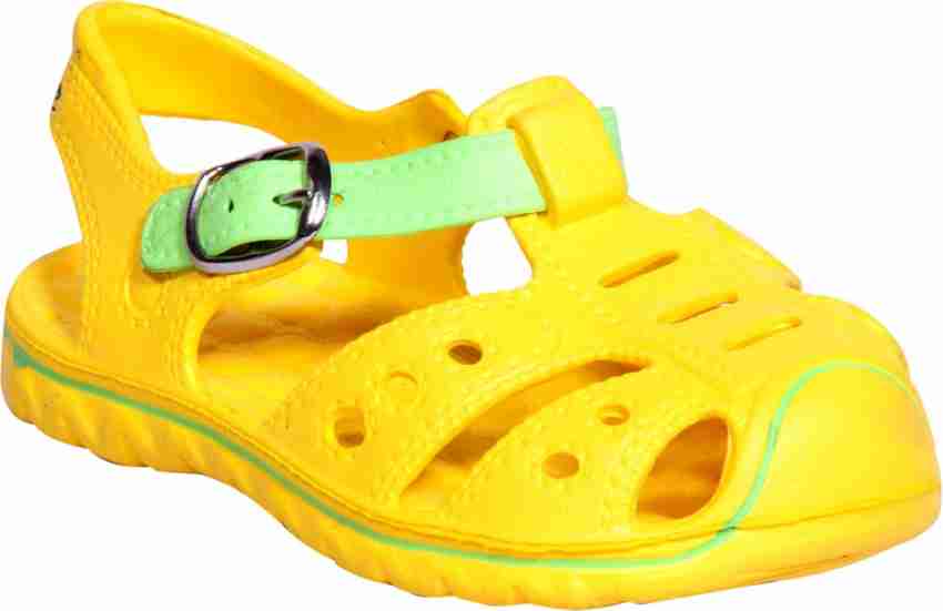 Ladko ki sale sandal