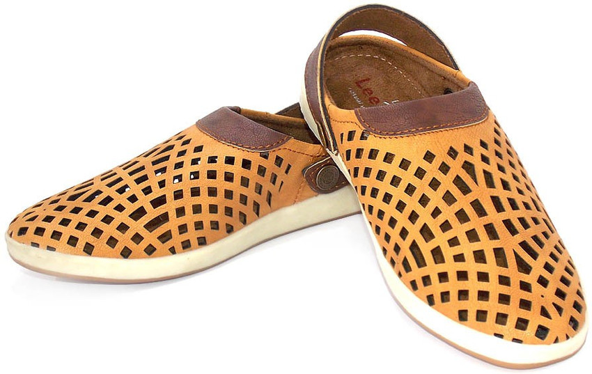 Lee gorav shoes store