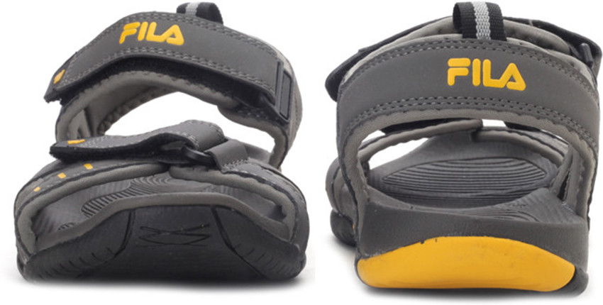 Fila avior sandals deals