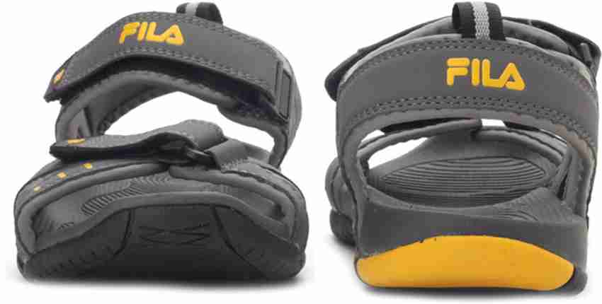 Fila avior black floaters outlet
