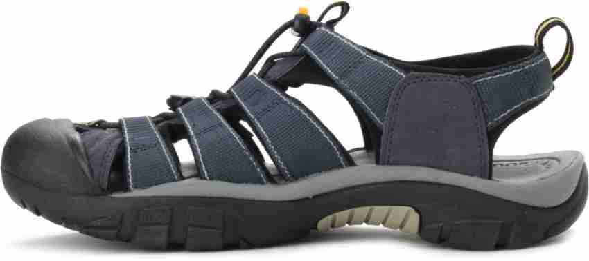 Keen sandals discount mens near me