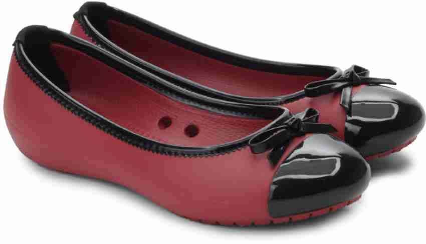 Crocs sales black flats