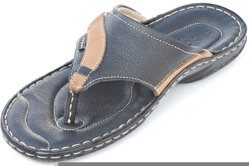 Foot graphy chappals online