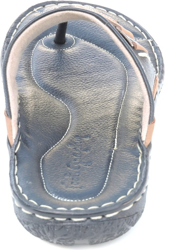 Foot graphy online chappals