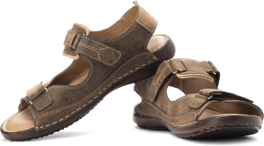 Weinbrenner Weinbrenner Men Brown Sports Sandals Buy Brown Color