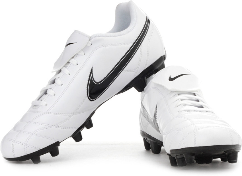 NIKE Egoli Fg Football Shoes For Women - Buy White Color NIKE Egoli Fg  Football Shoes For Women Online at Best Price - Shop Online for Footwears  in India | Flipkart.com